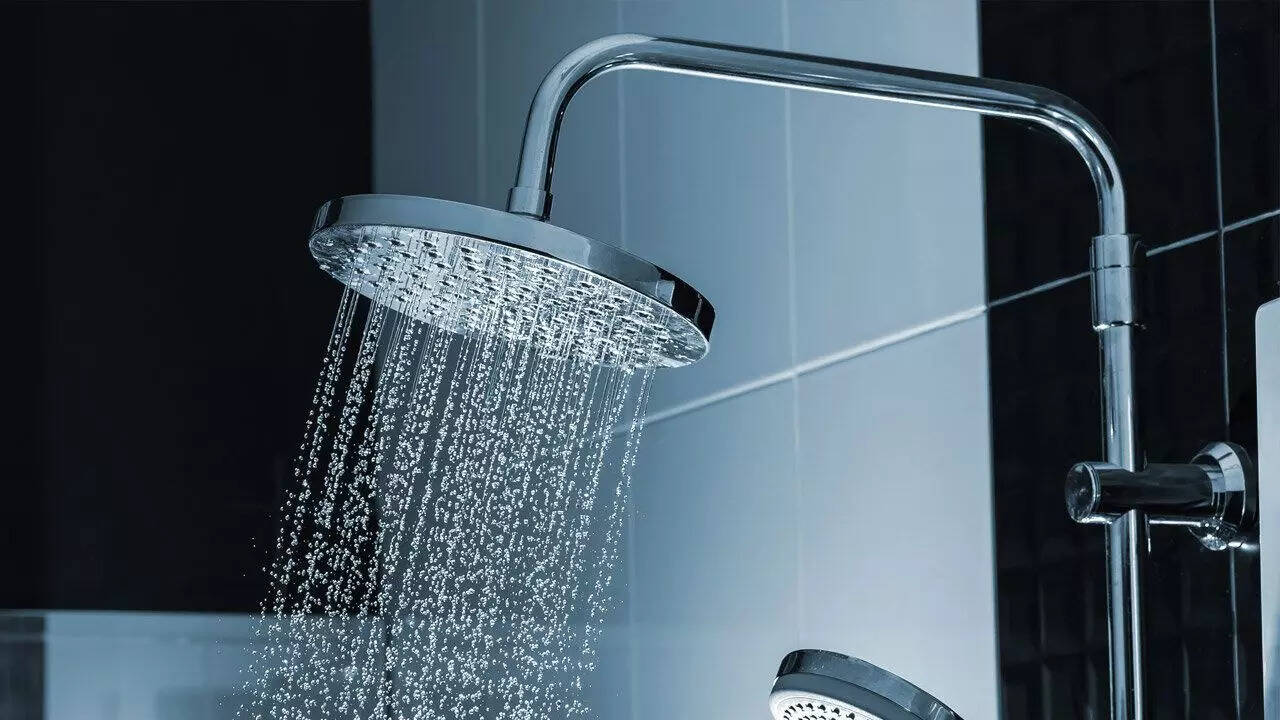 Morning or night showers? Microbiologist reveals when you should really be showering
