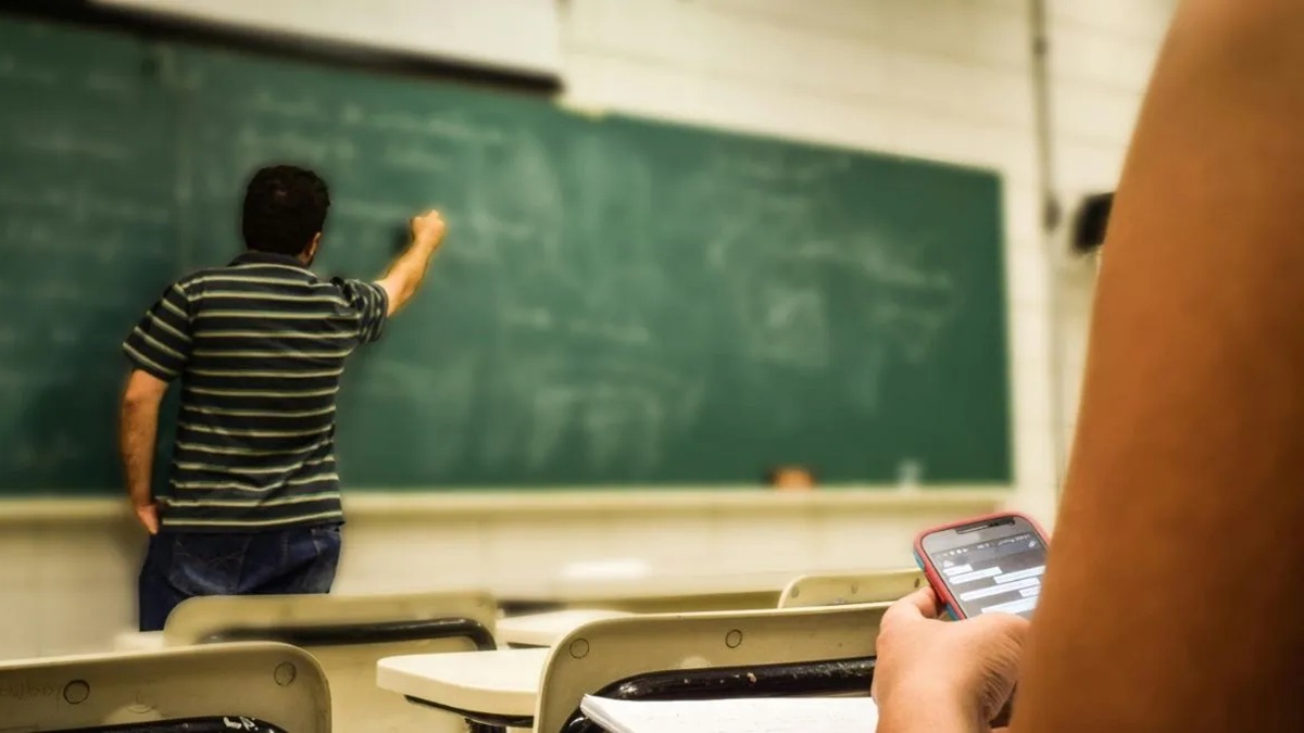 Number of school teachers crossed 1 crore mark for first time in 2024–25: Ministry of Education