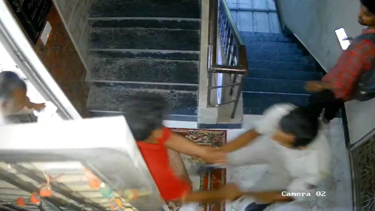 Did Delhi Police really beat up Zomato delivery boy? Here’s truth behind viral video