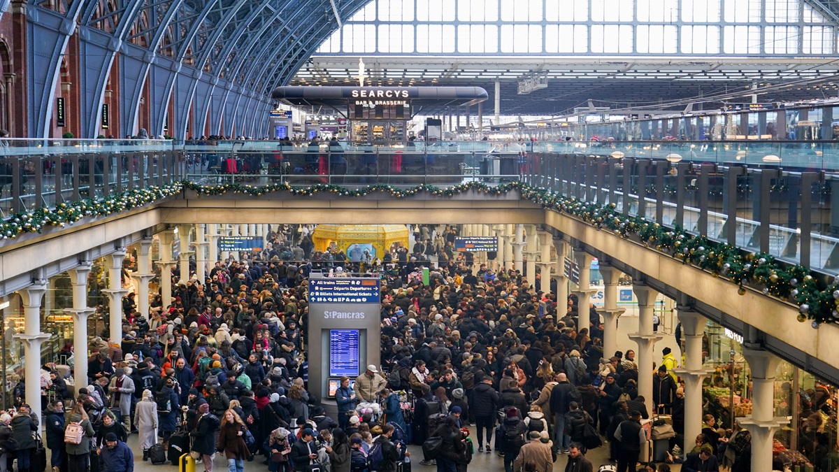 Eurostar suspends London-Europe train services indefinitely due to power disruption in Channel Tunnel
