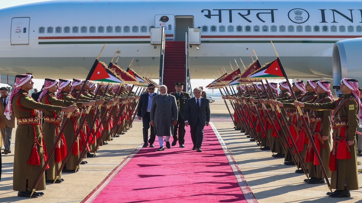 PM Modi receives ceremonial welcome in Amman on landmark Jordan visit | Watch video