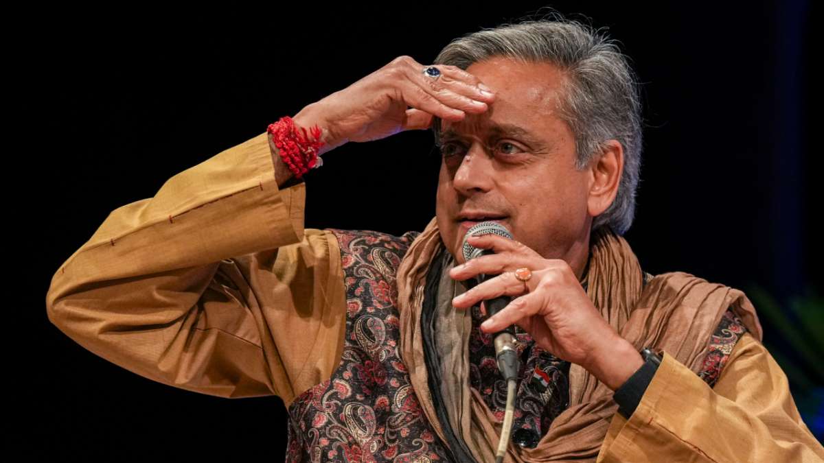 ‘There should be discipline’: Shashi Tharoor supports Digvijaya Singh’s RSS-Congress comparison