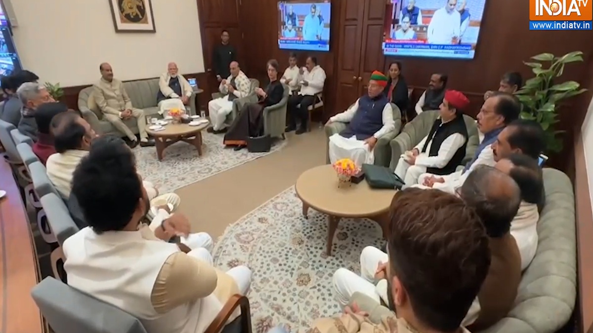 Parliament: Om Birla, Lok Sabha speaker, meets party leaders on conclusion of Winter Session 2025 | Video