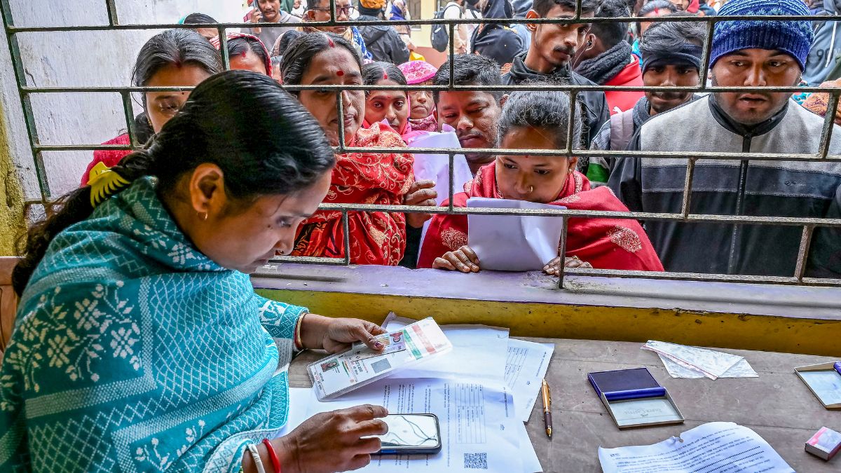 EC mulls extending SIR deadline in West Bengal following Supreme Court’s directions