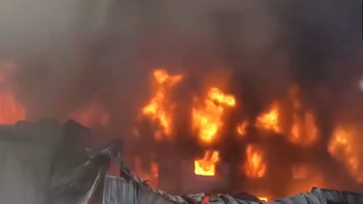 Massive fire breaks out at packaging companies in Daman, seven fire tenders present at spot | Video