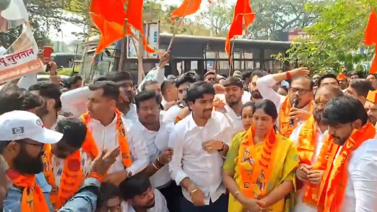 Chhatrapati Shivaji Maharaj-Tipu Sultan comparison row: BJP, Congress workers clash in Pune; 9 injured
