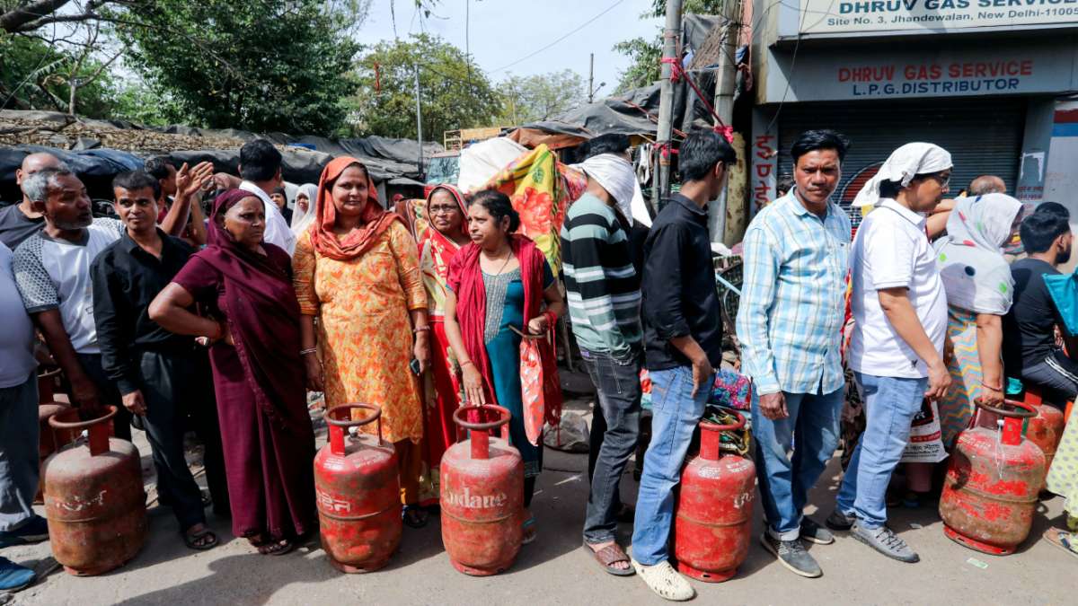 Consumers with piped gas connections won’t get LPG cylinder as Centre amends key rule | Details