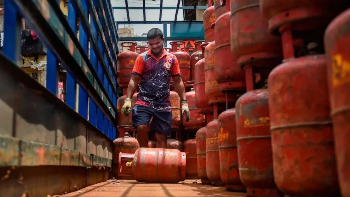 LPG consumption declines 17.3% in March on war-related shortages: Data