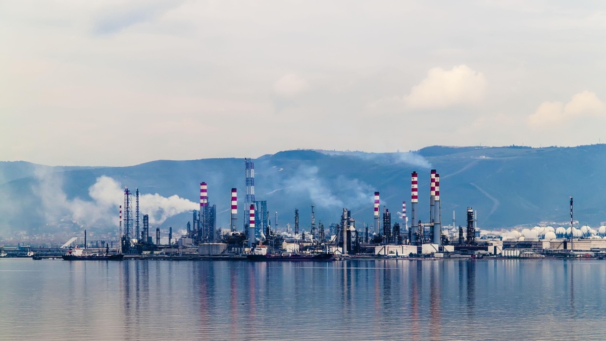 No shortage of LPG, LNG, India looking for alternative markets to buy gas: Govt sources