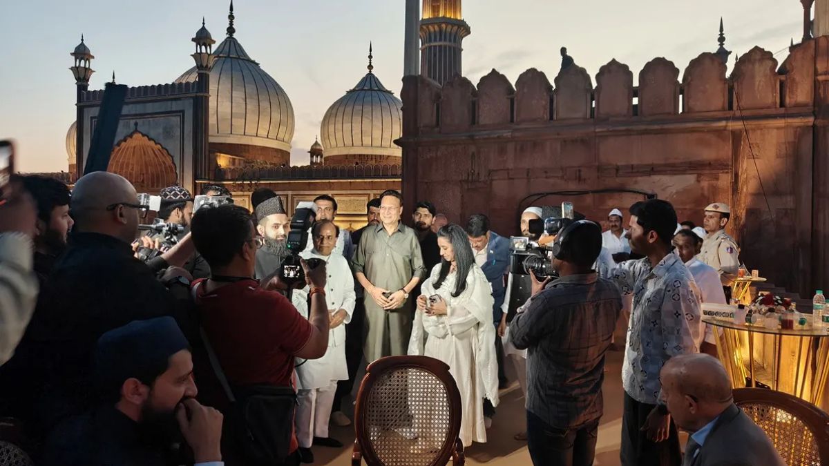 Rajat Sharma, Ritu Dhawan attend Shahi Imam’s Ramadan Iftar in Delhi, several dignitaries present