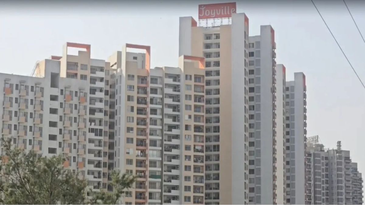 Gurugram: Father throws 3-year-old daughter from 23rd floor, then jumps himself, both die