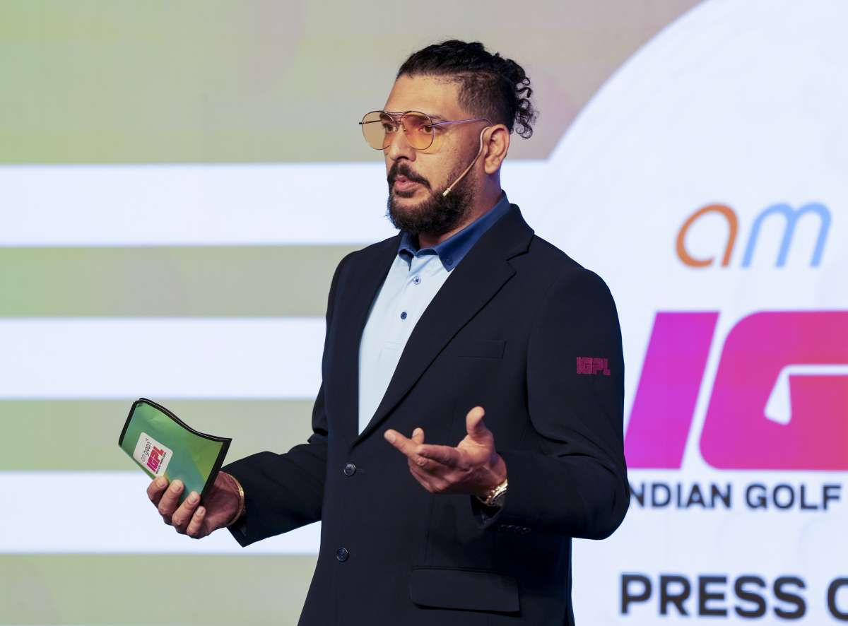 Yuvraj Singh apologises to MS Dhoni, Kapil Dev after father Yograj Singh’s comments