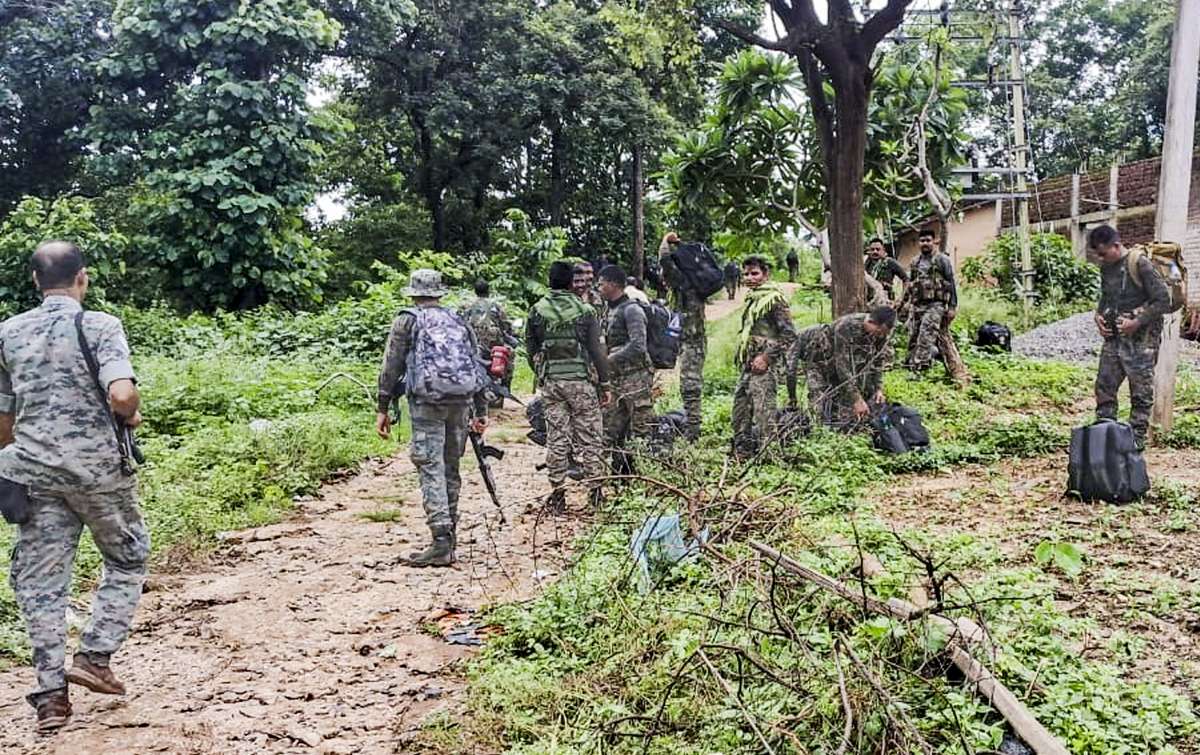 Five jawans of CoBRA injured in encounter with Naxals in Jharkhand’s Saranda, search ops underway