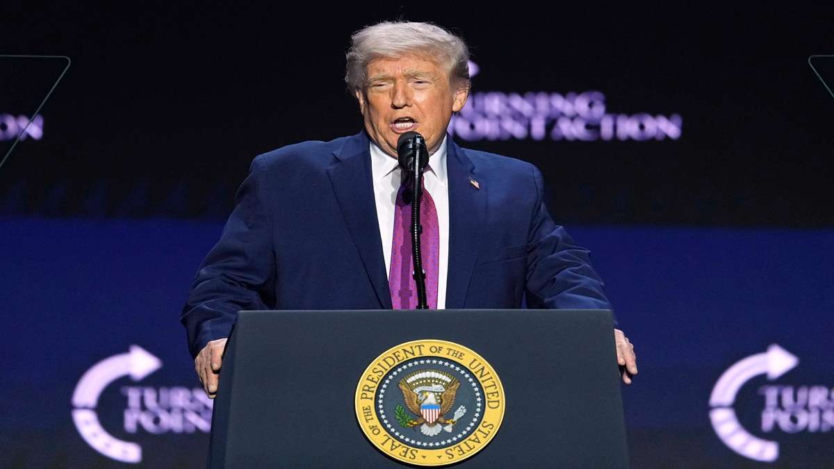 Trump warns of fresh strikes on Iran if peace talks fail as ceasefire nears end: ‘Military is raring to go’