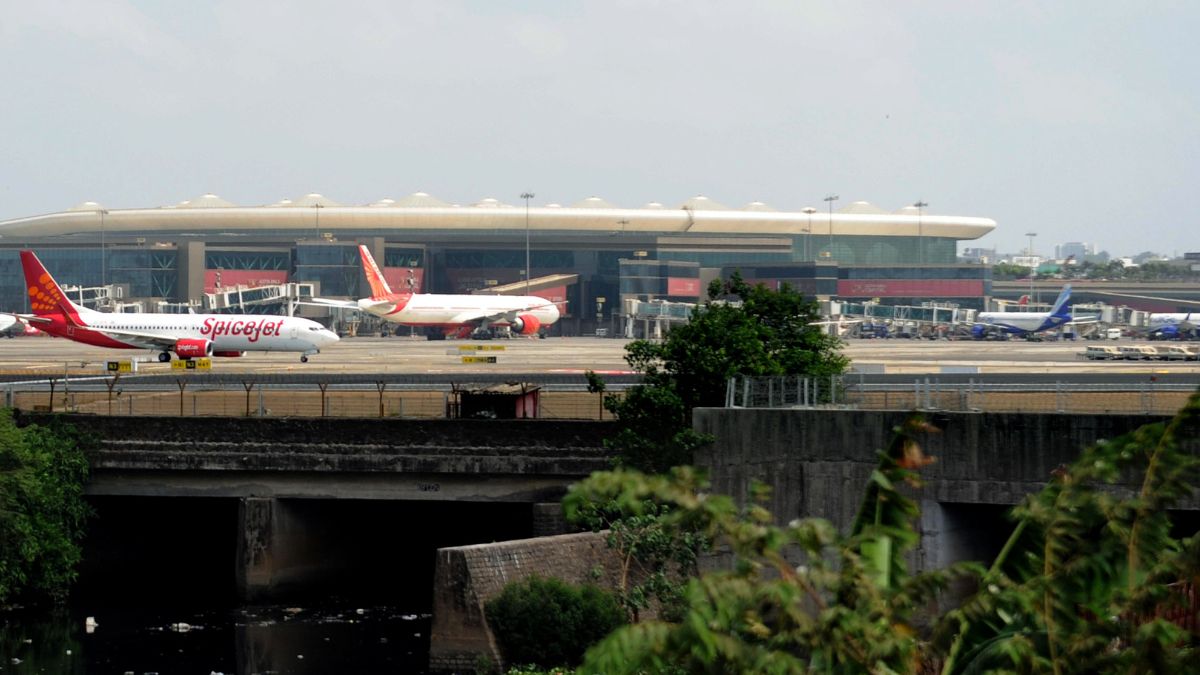 No more free seats on flights? Centre pauses 60 per cent seat rule for airlines