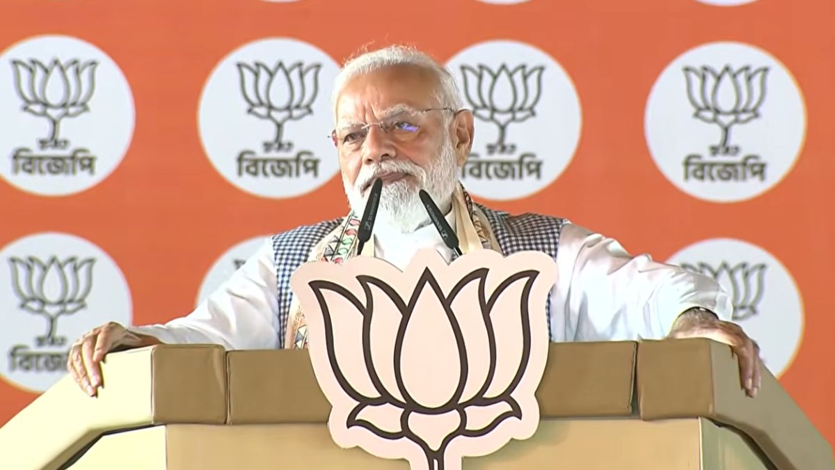 ‘Paltano dorkar’: PM Modi accuses TMC of supporting infiltrators, predicts BJP victory in West Bengal