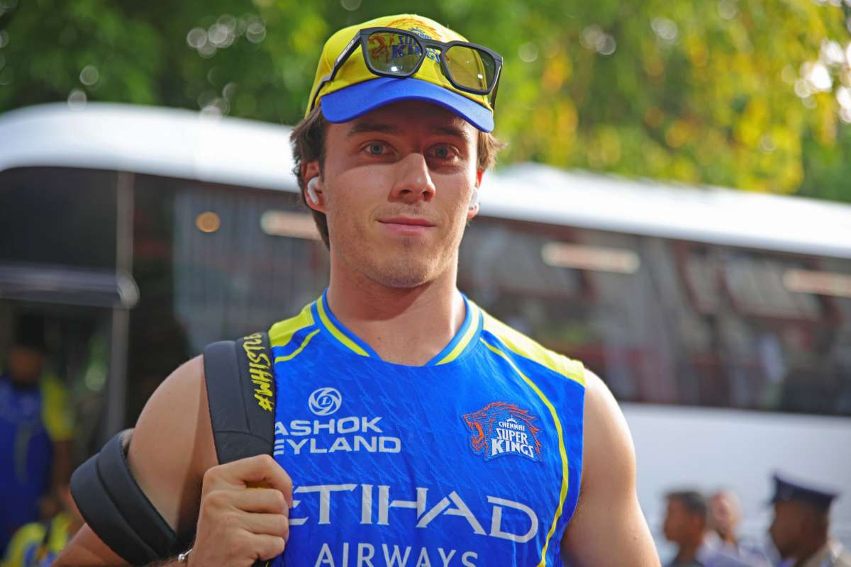 When will MS Dhoni, Dewald Brevis return to playing XI for Chennai Super Kings in IPL 2026?