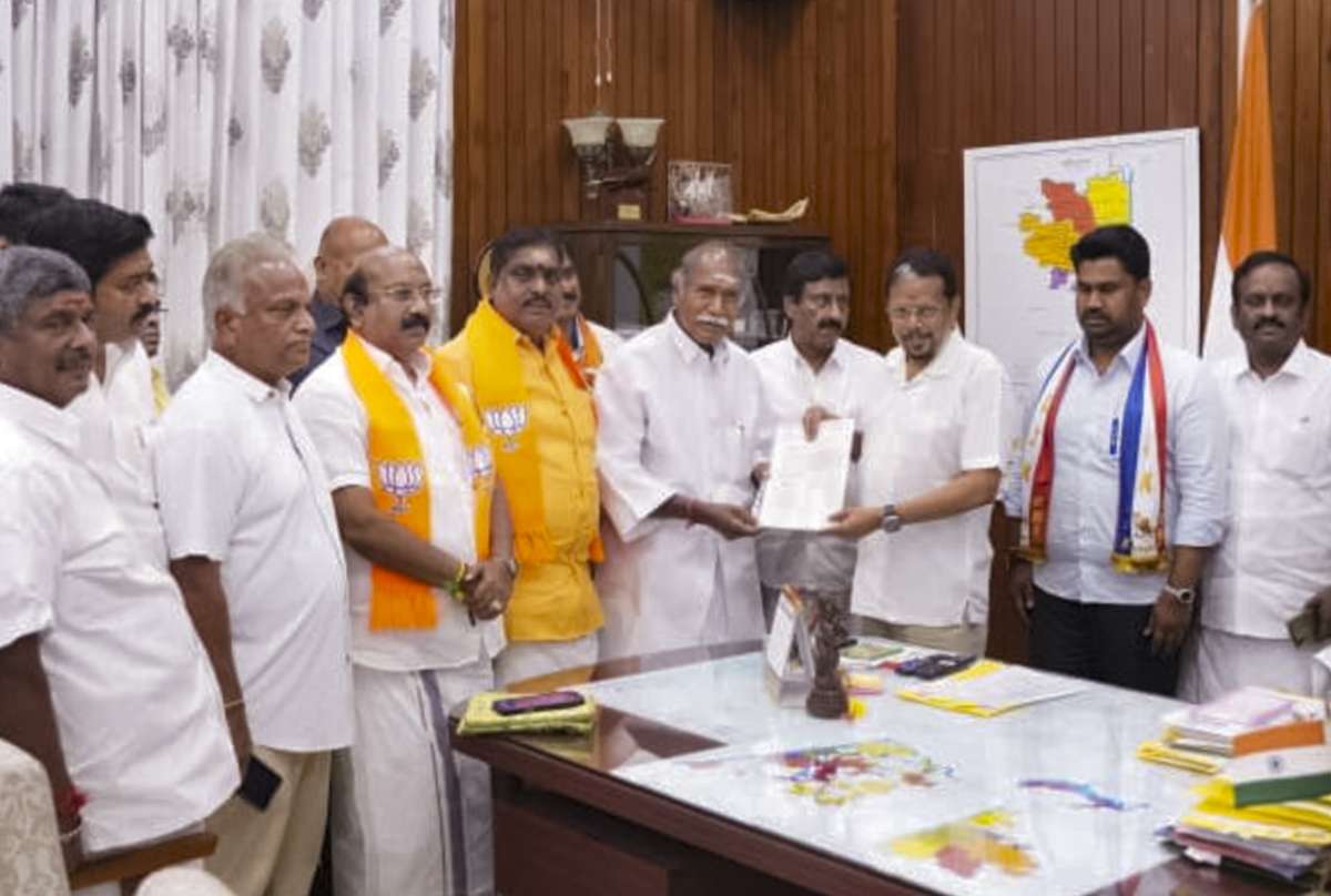 Puducherry: Rangasamy meets Lt Guv, stakes claim to form govt, oath-taking likely on May 13