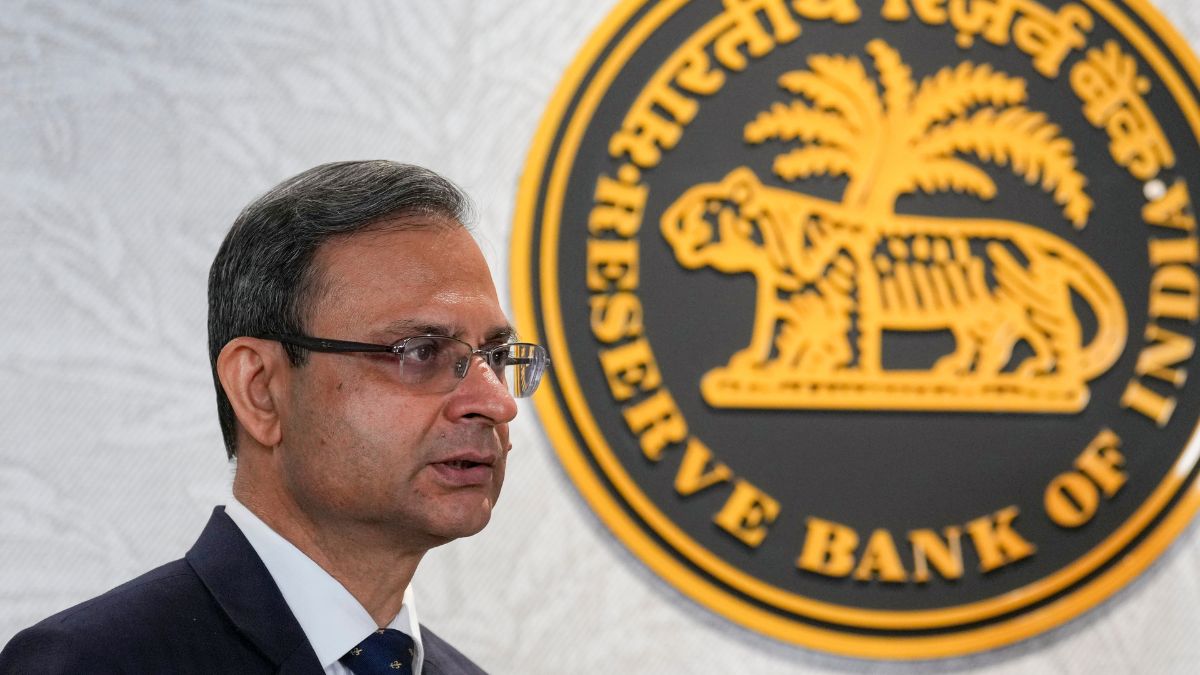 Fuel price hike on cards? After Hardeep Puri, RBI Governor flags Gulf conflict impact on oil markets