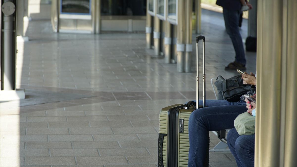 How much do Indians spend on overseas travel in a month? Here’s what RBI data says