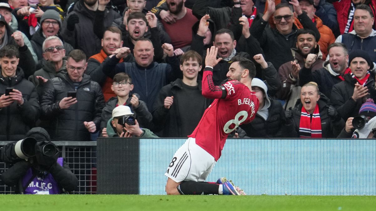 Manchester United’s Bruno Fernandes named Premier League Player of the Season