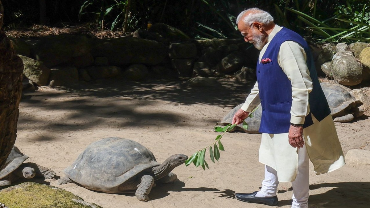 PM Modi meets Jonathan, world’s oldest living land animal during visit to Seychelles