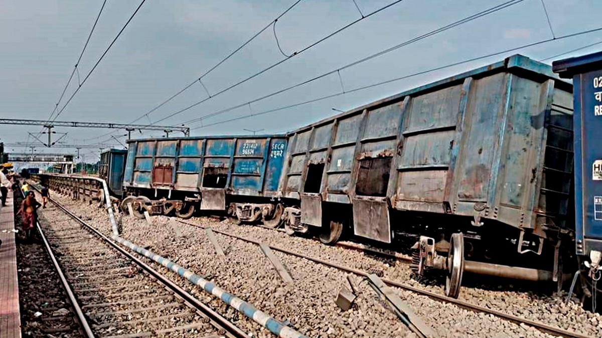 15 coal-laden wagons of a goods train derails in Jharkhand’s Palamu, several trains cancelled
