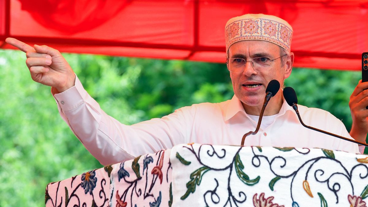 ‘Real practitioner of back-door politics’: Omar Abdullah, BJP trade barbs over poaching claims