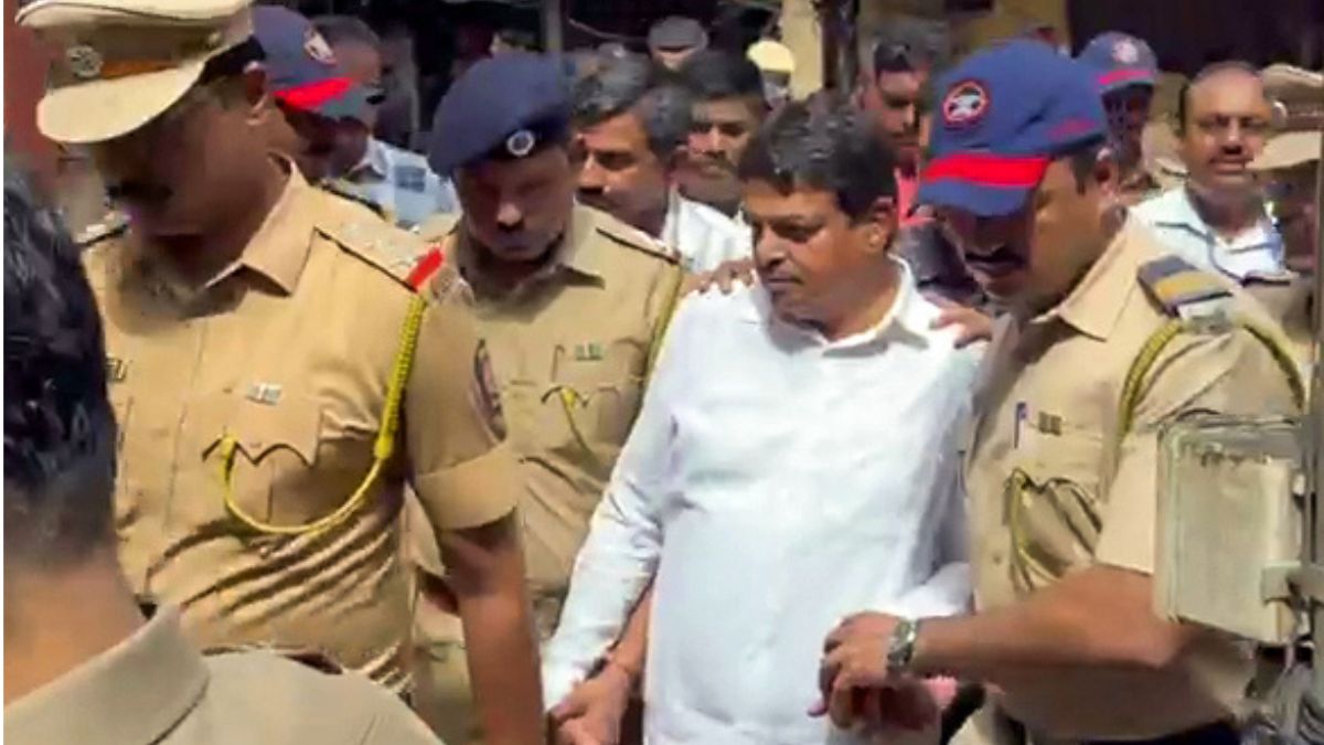 Shiv Sena corporator Ramesh Mhatre’s bail cancelled by HC, asked to surrender tomorrow over assaulting doctors