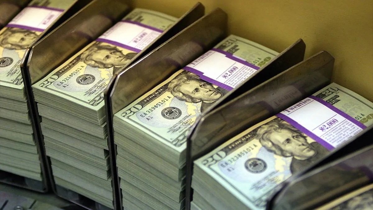 India’s forex reserve jumps $9.9 billion to $716.9 billion, nearing February’s record high level