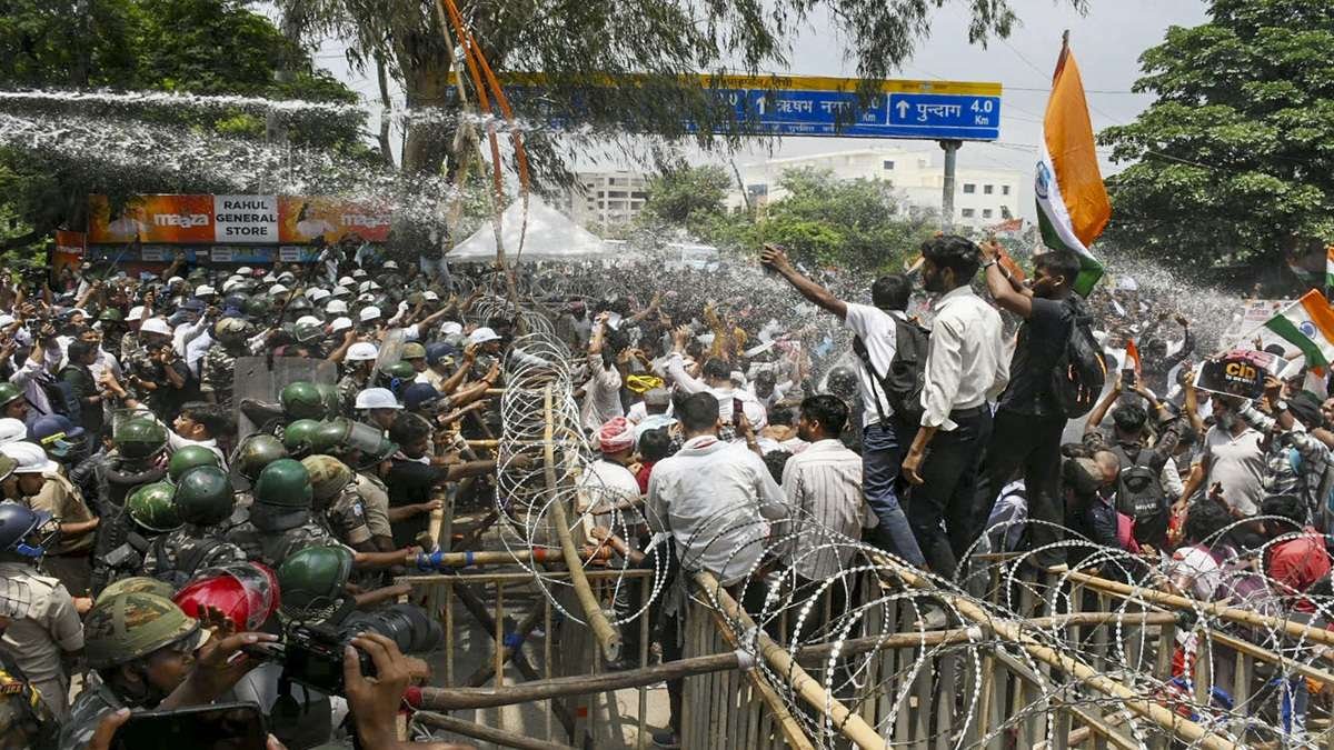 Jharkhand agitating students suspend protest for two months after Hemant Soren govt accepts demands