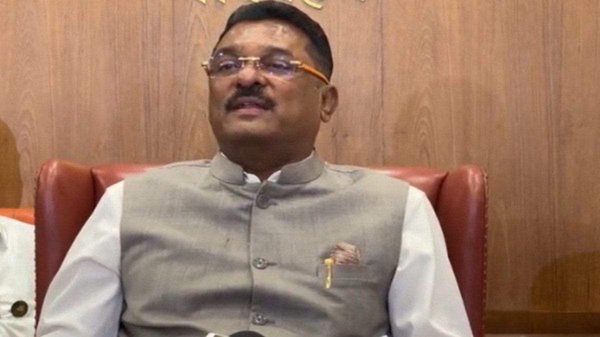 Auto-rickshaw, taxi drivers who refuse to learn Marathi will face action: Maharashtra Transport Minister