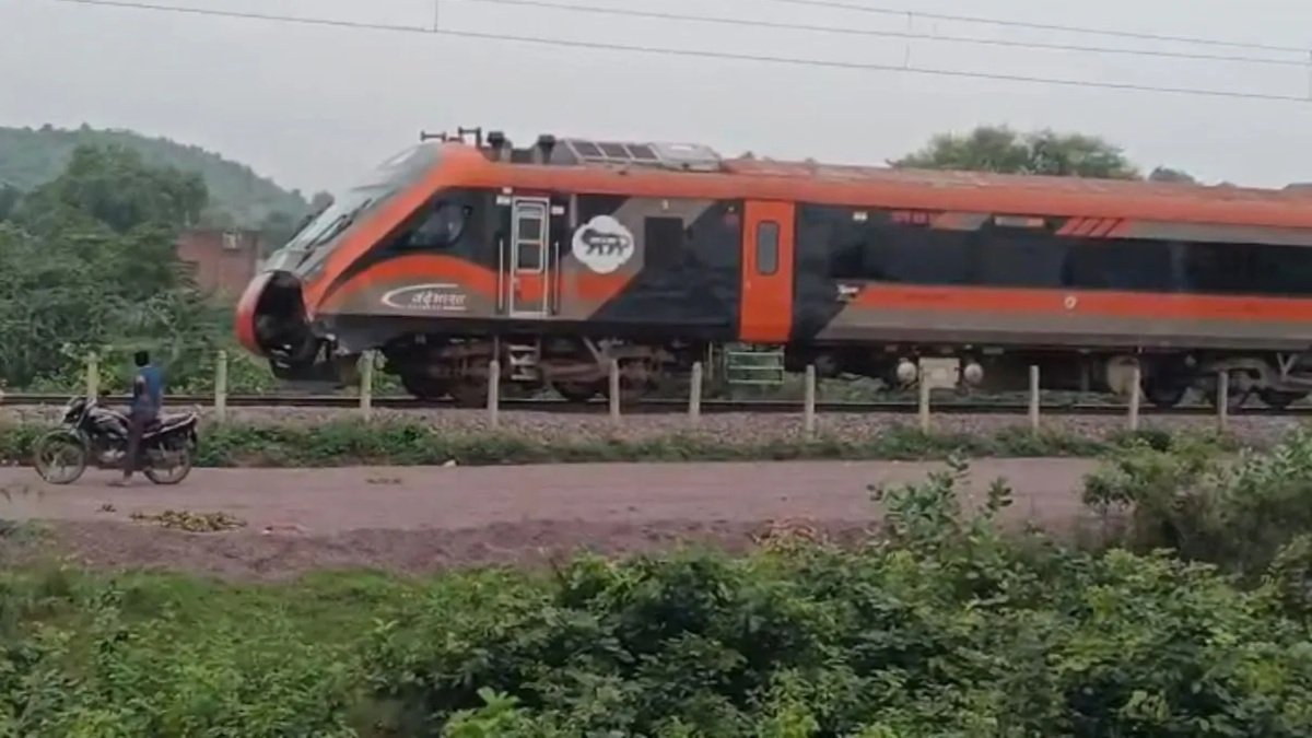 Major train accident averted in UP’s Mahoba as Vande Bharat Express collides with a bull on track