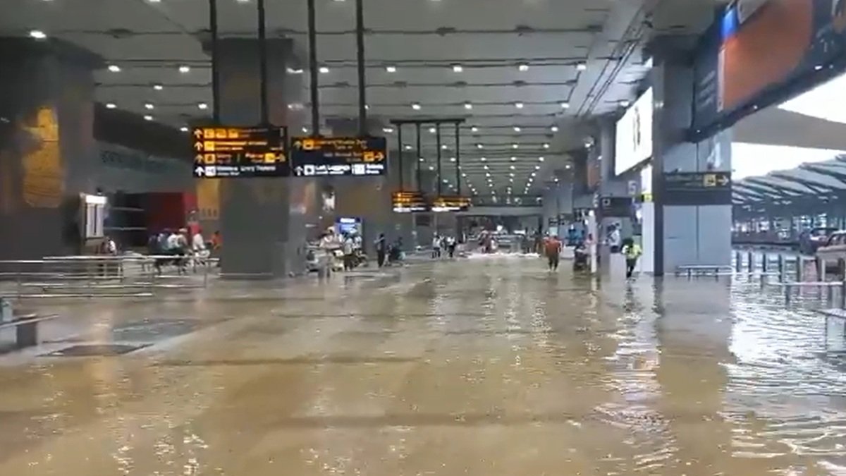 Waterlogging witnessed at IGI Airport in Delhi after heavy rainfall, several flights affected | Video