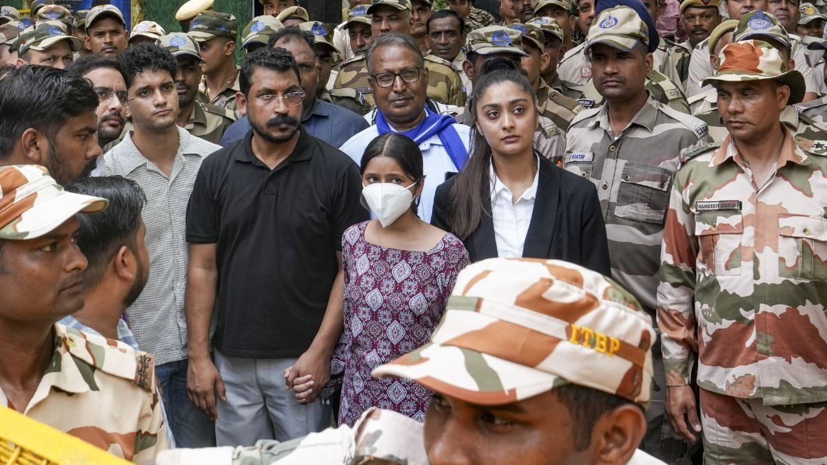 Police complaint flied against Nishu Azad in Delhi for insulting Hindu deities