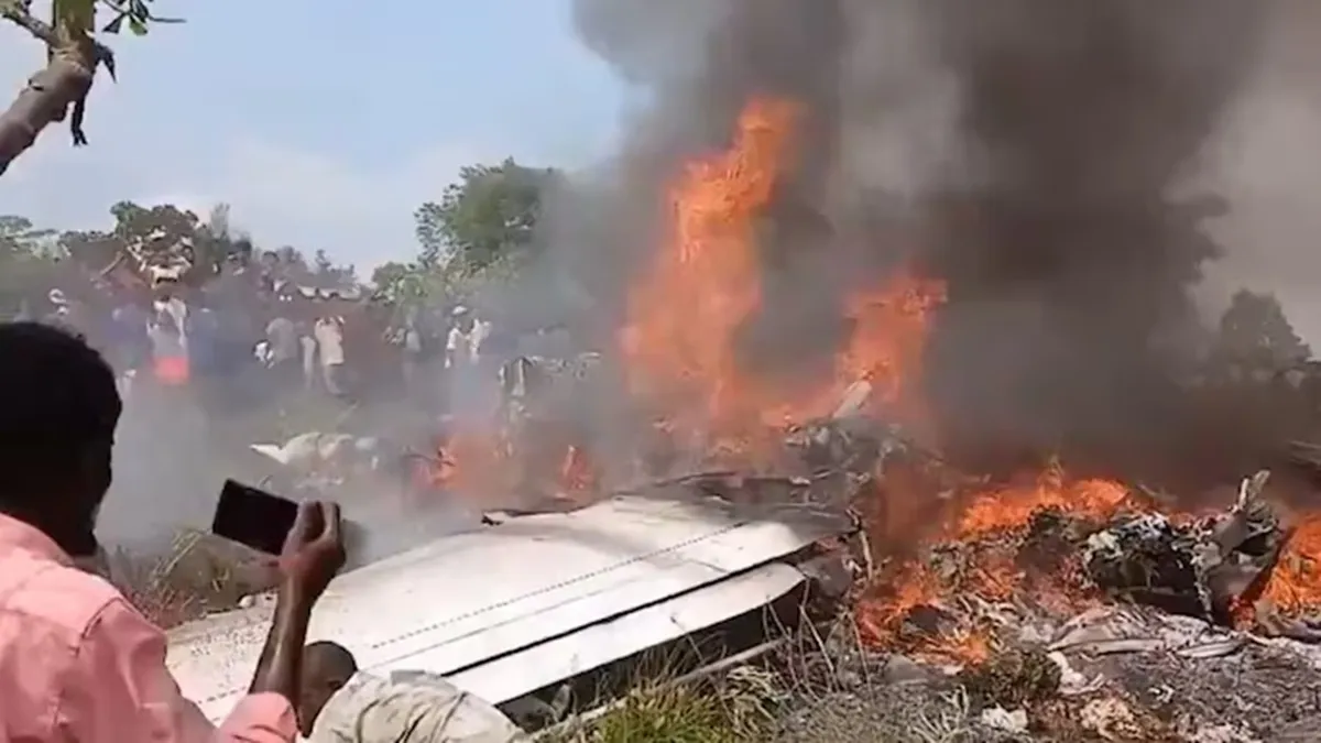 At least 14 people killed, including 2 senior military officials as plane crashes in Congo