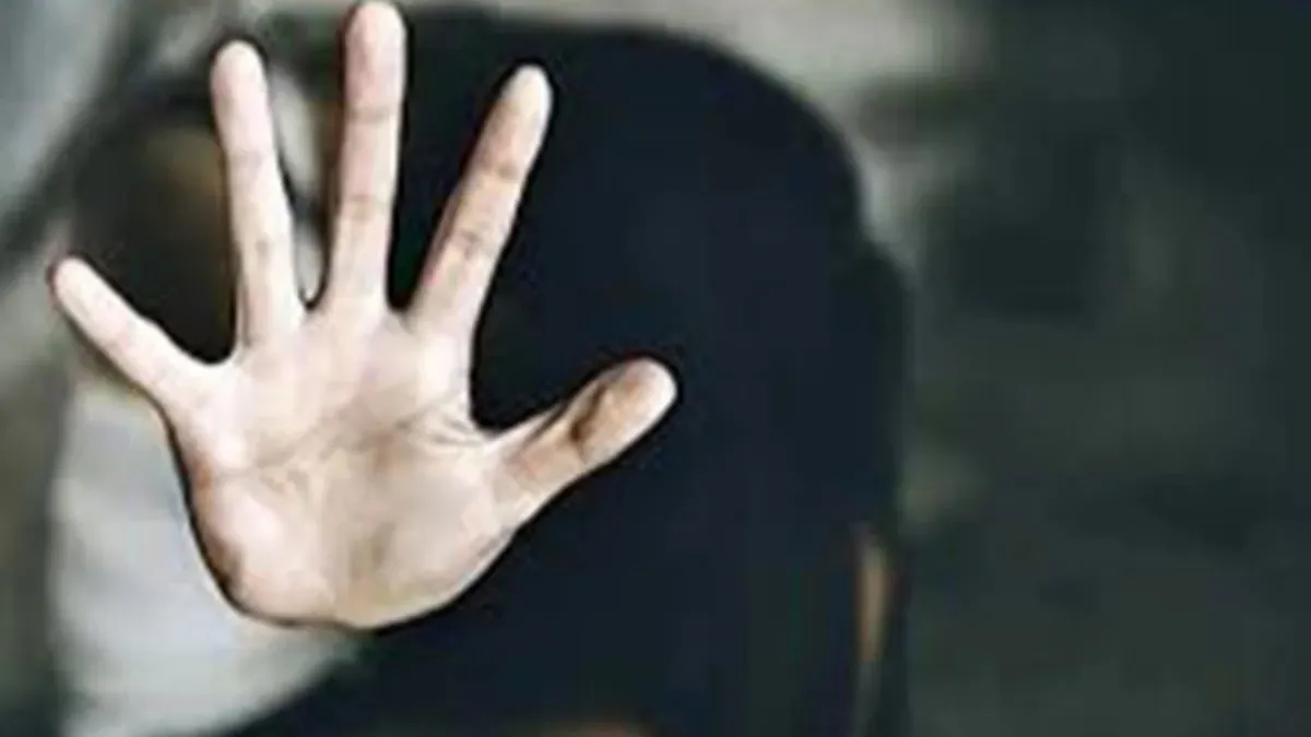 17-year-old girl raped by three men posing as police officer near Delhi’s Kalkaji Mandir