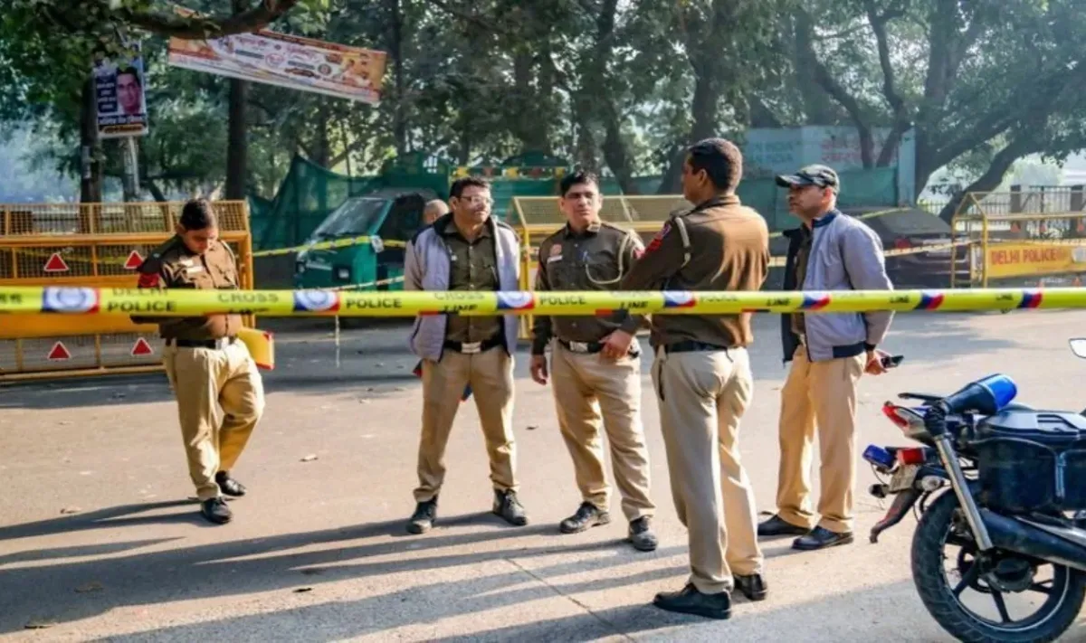 Two criminals injured in encounter with Delhi Police in Usmanpur area, 26 rounds fired