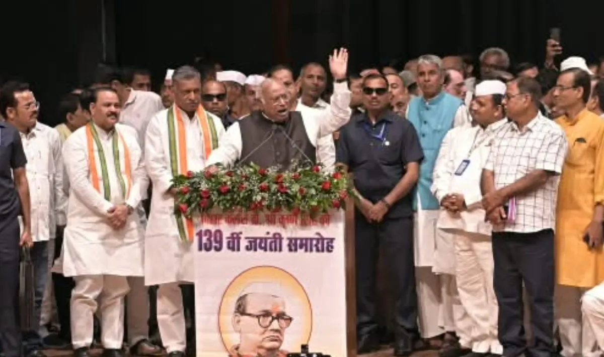 ‘Modi ka baap bhi jayega’: Congress chief Kharge loses cool after heckler interrupts his speech in Patna